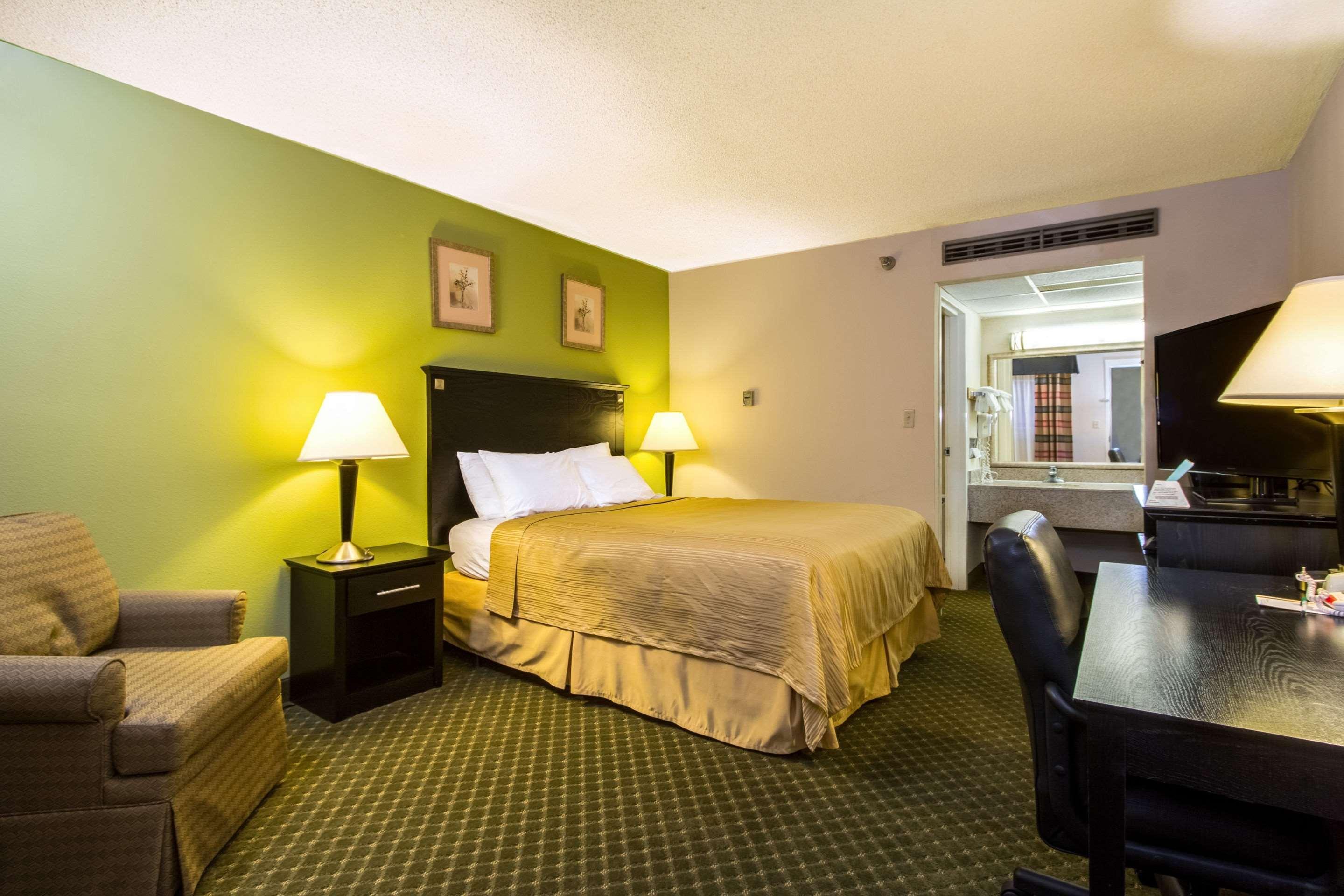 Quality Inn & Suites Moline - Quad Cities Buitenkant foto