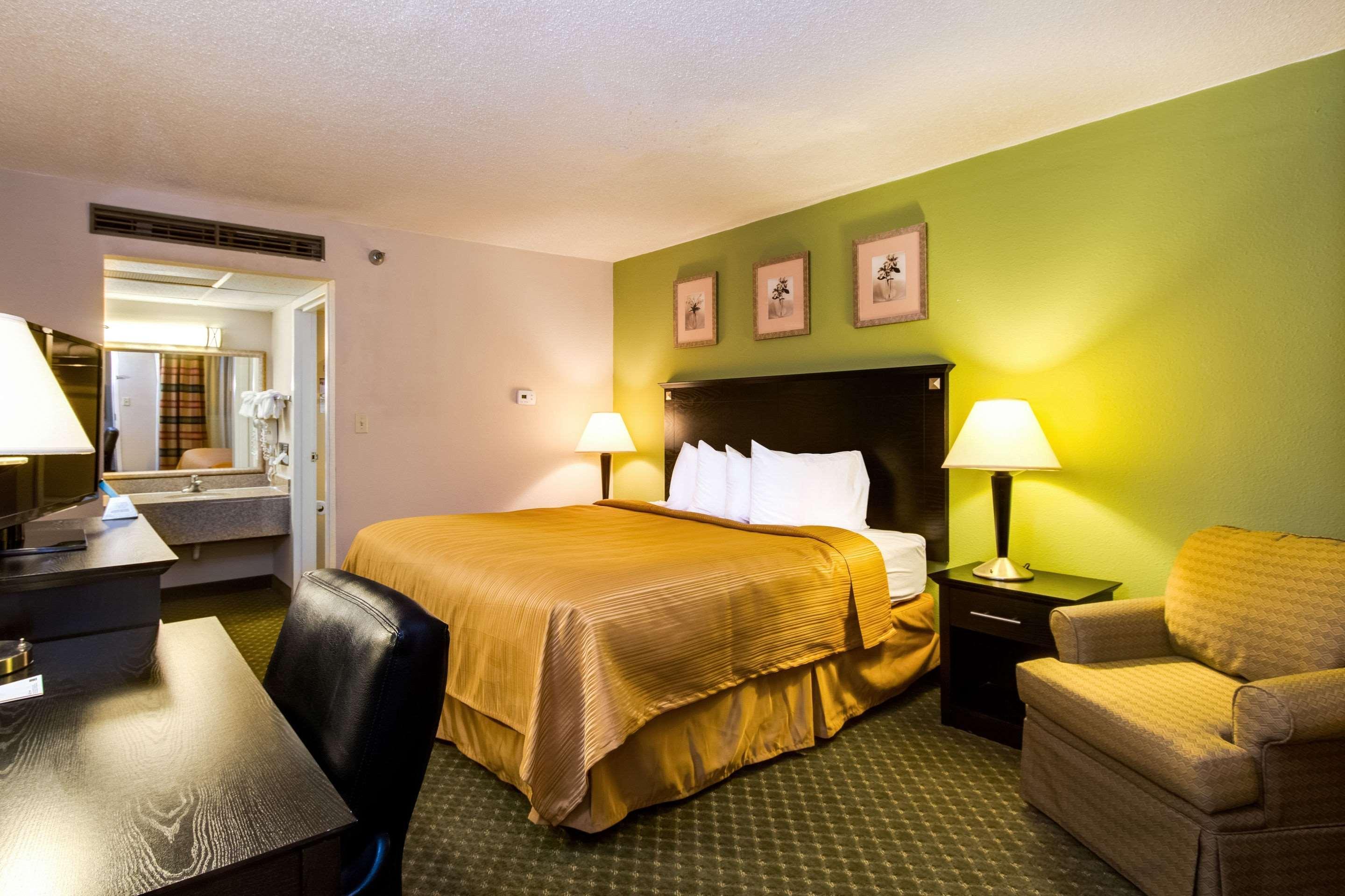 Quality Inn & Suites Moline - Quad Cities Buitenkant foto