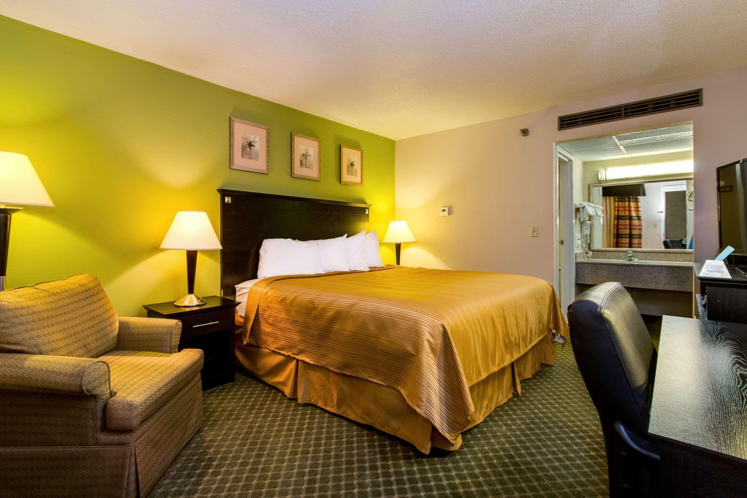 Quality Inn & Suites Moline - Quad Cities Buitenkant foto