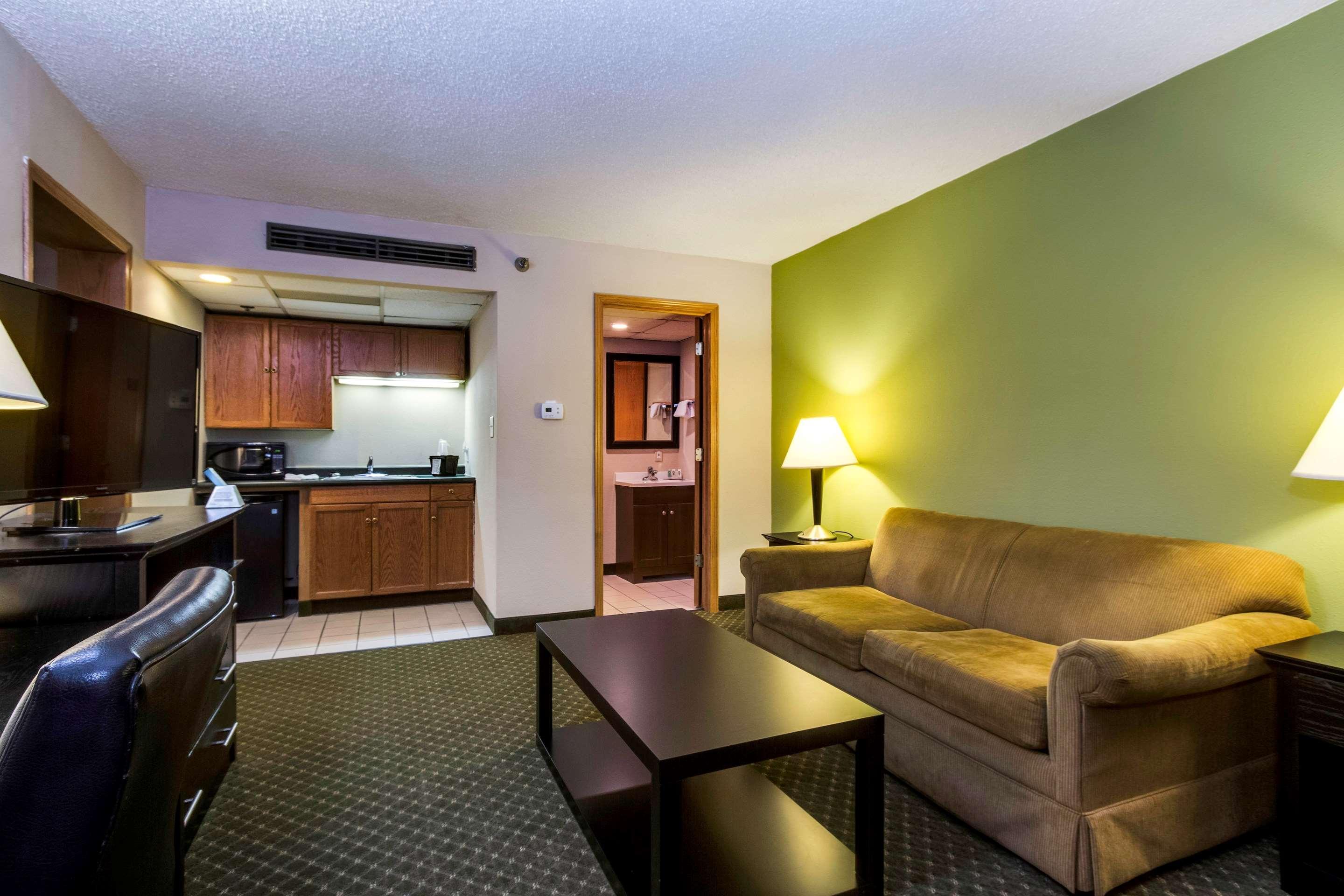 Quality Inn & Suites Moline - Quad Cities Buitenkant foto