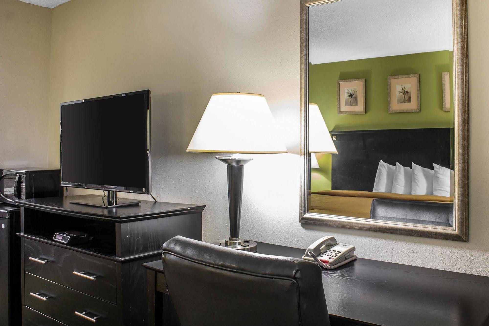 Quality Inn & Suites Moline - Quad Cities Buitenkant foto