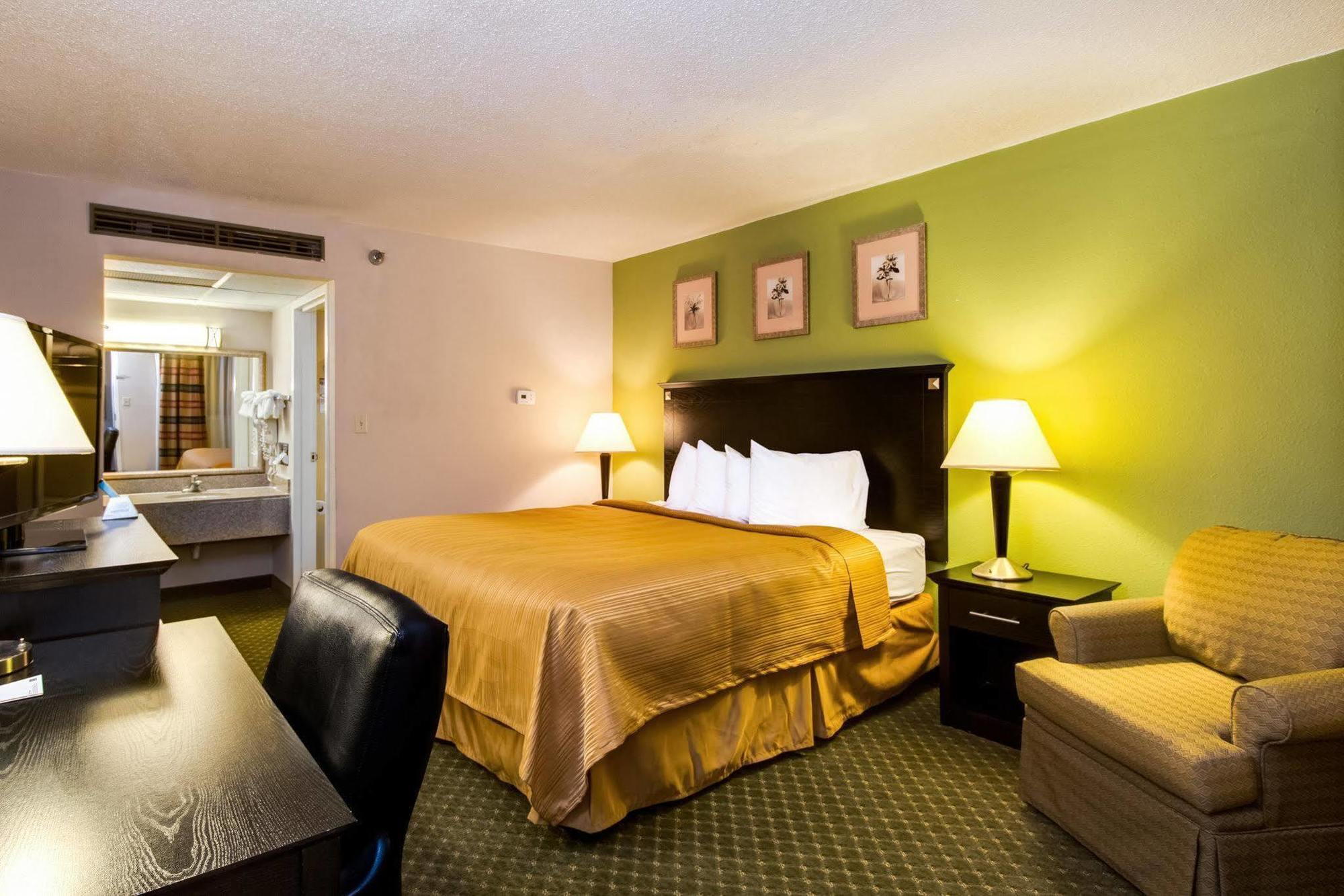 Quality Inn & Suites Moline - Quad Cities Buitenkant foto